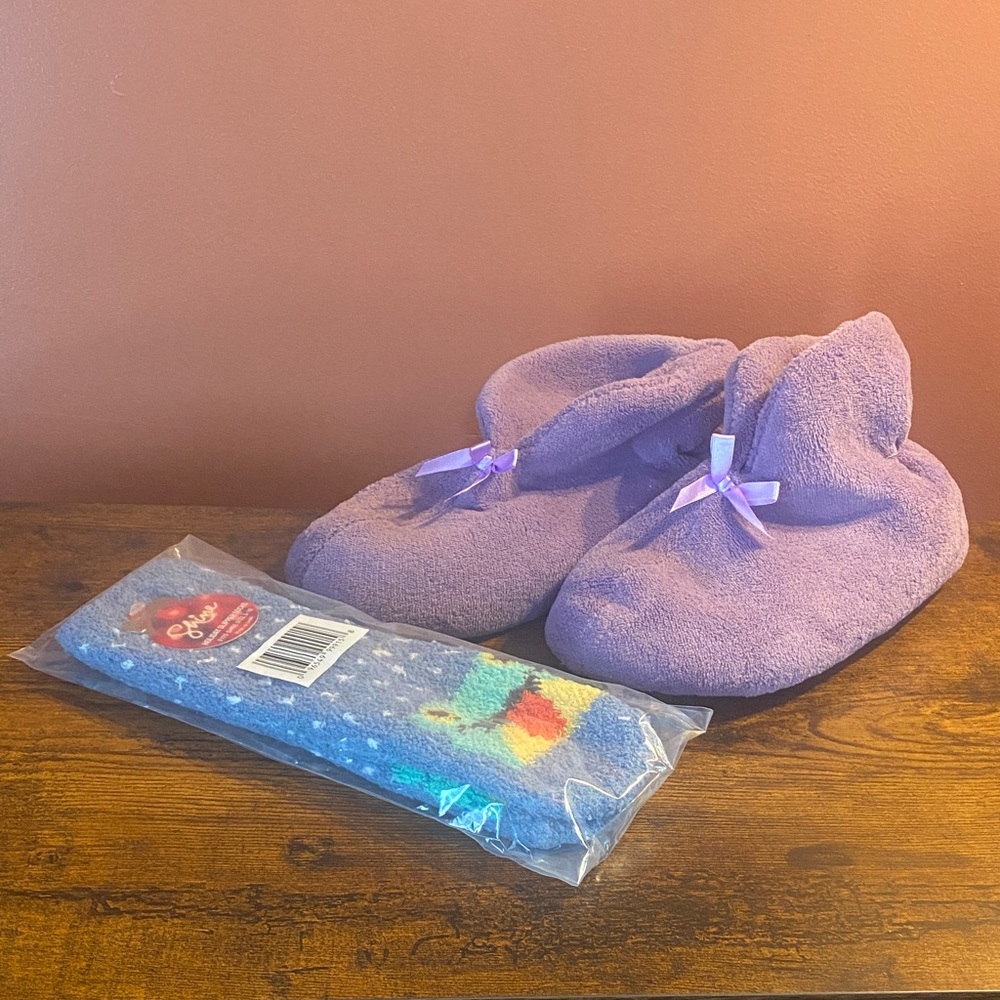 Womens Purple Cozy Slippers with Bow Size 9 And Pair Of Socks.